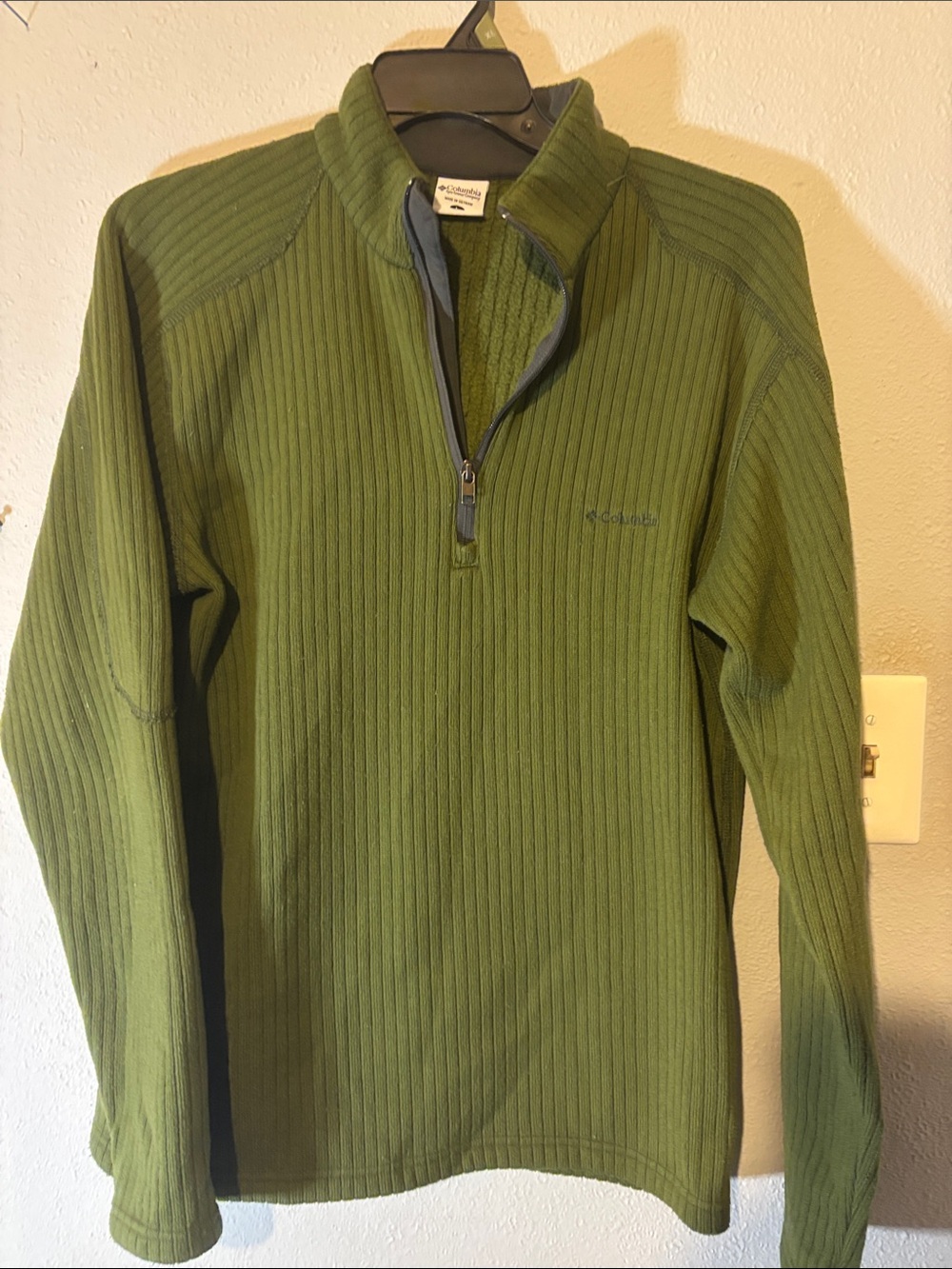 Columbia Men's Green Ribbed Quarter-Zip Pullover